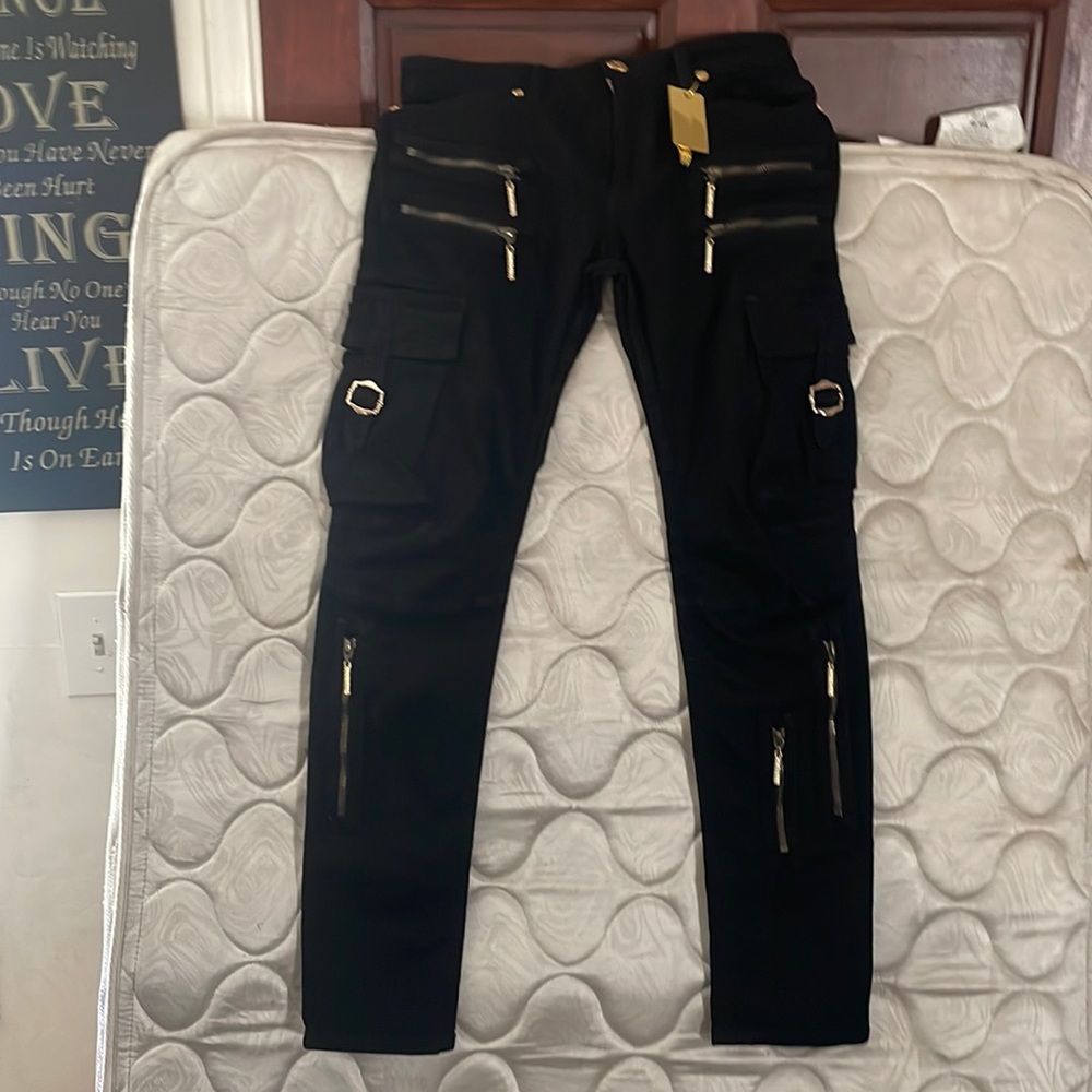 Brand new Size 32 black Robin jeans